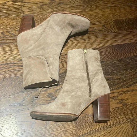 Free People Shoes - Free People tan suede boots. Size 40. Preloved, great condition.